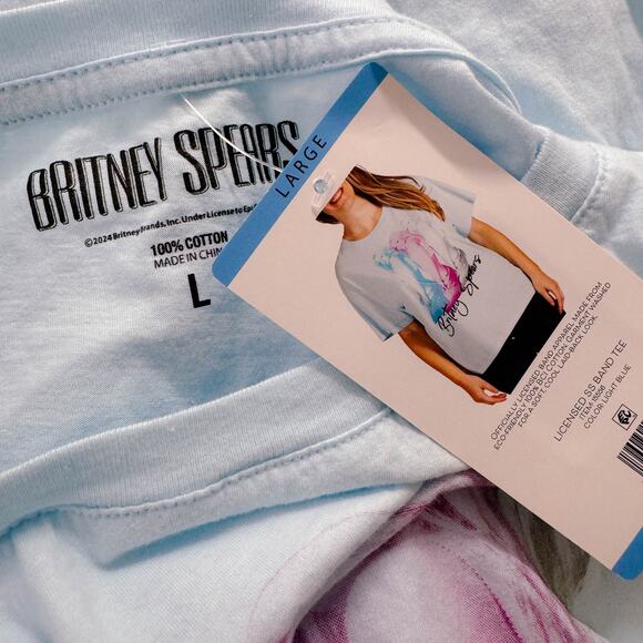 Britney Spears Retro y2k 90s Concert Graphic Tee T Shirt Light Blue Size L NWT - Picture 7 of 8